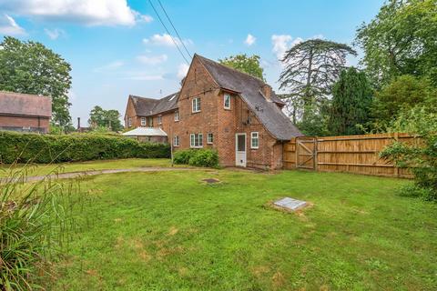 3 bedroom semi-detached house to rent, Main Road, Winchester SO21