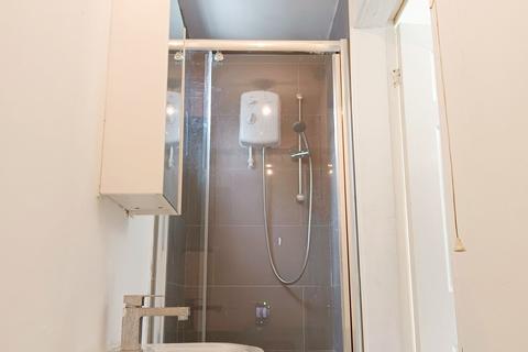 Studio to rent, Tilbury, RM18