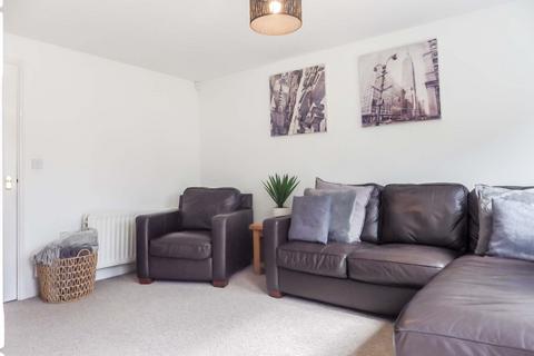 2 bedroom terraced house to rent, Wixon Path, Aylesbury HP19