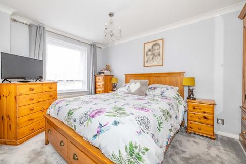 3 bedroom semi-detached house for sale, Eggringe, Ashford, TN23