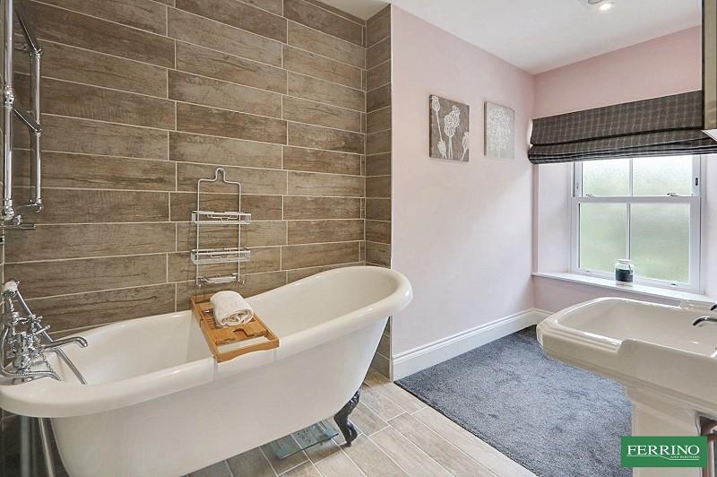 Bedroom 2 En-suite