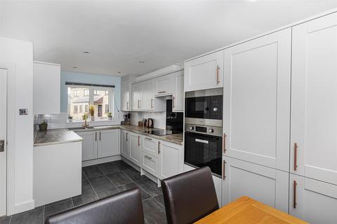 89 Bradley View, Holywell Green, Halifax, HX4 9EA