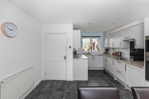 89 Bradley View, Holywell Green, Halifax, HX4 9EA