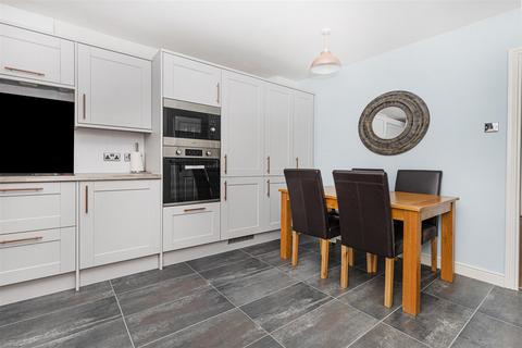 89 Bradley View, Holywell Green, Halifax, HX4 9EA
