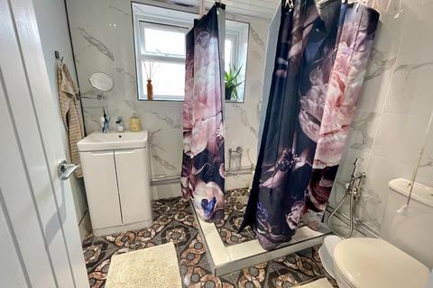 undefined, Spencer Road, Luton, Bedfordshire, LU3 1JU