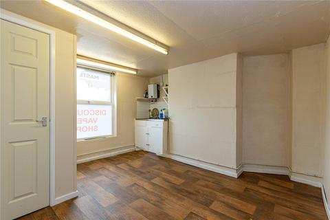End of terrace house to rent, Park Lane, Macclesfield, Cheshire, SK11
