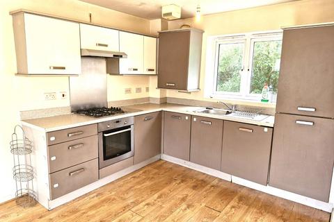 2 bedroom semi-detached house to rent, Watkin Road, Leicester