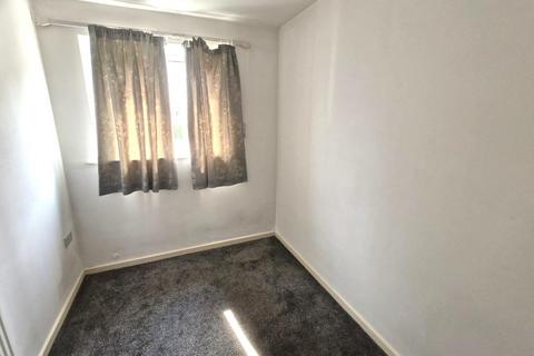 2 bedroom semi-detached house to rent, Watkin Road, Leicester