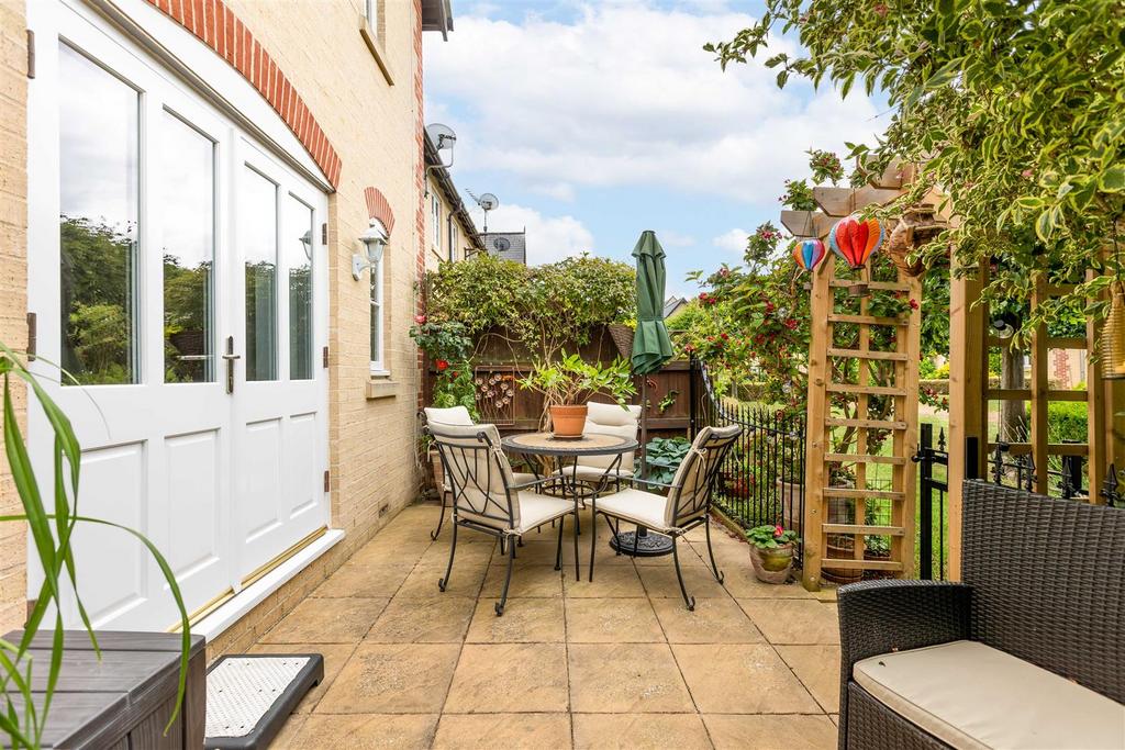 Entertaining Courtyard