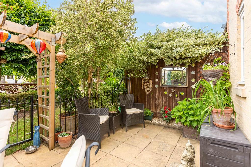 Entertaining Courtyard