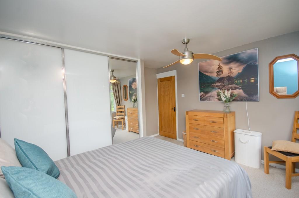 Bedroom 1 pic 2.jpg