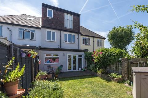 4 Grayham Crescent, New Malden, KT3 5HP