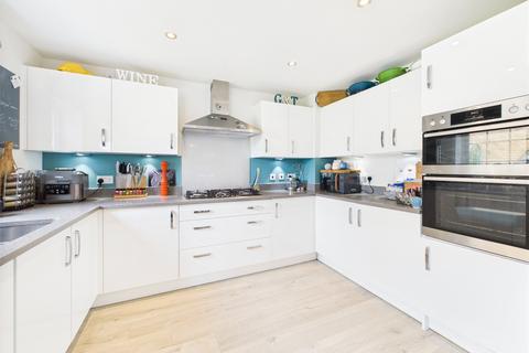 17 Brambling Way, Hardwicke, Gloucester, GL2 4DS