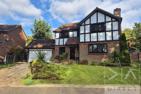 4 bedroom detached house to rent, Grey Alders, Banstead SM7
