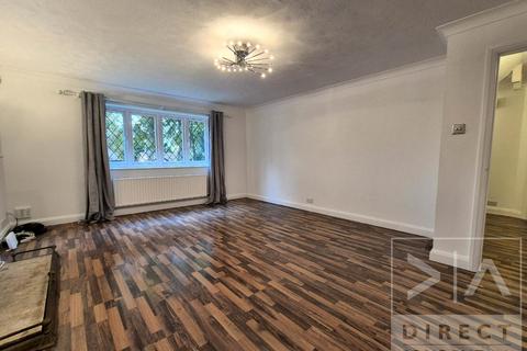 4 bedroom detached house to rent, Grey Alders, Banstead SM7