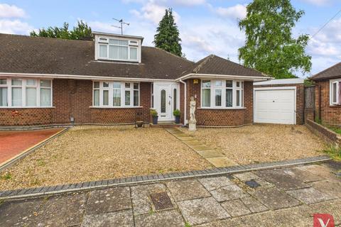 7 Challney Close, Luton, LU4 9TF