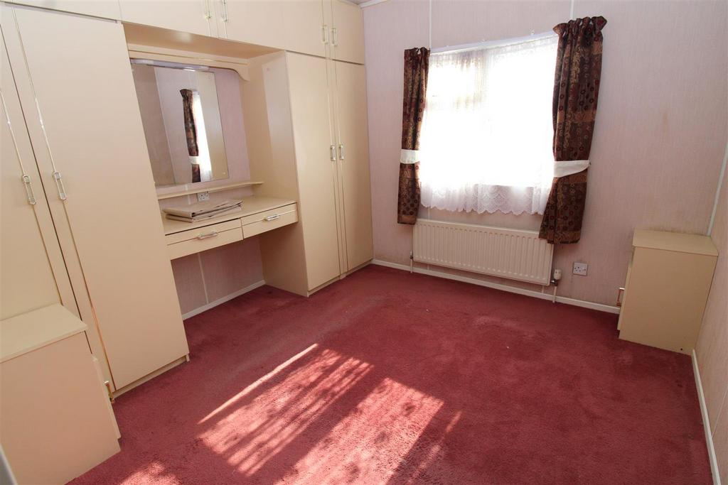Bedroom 1.JPG