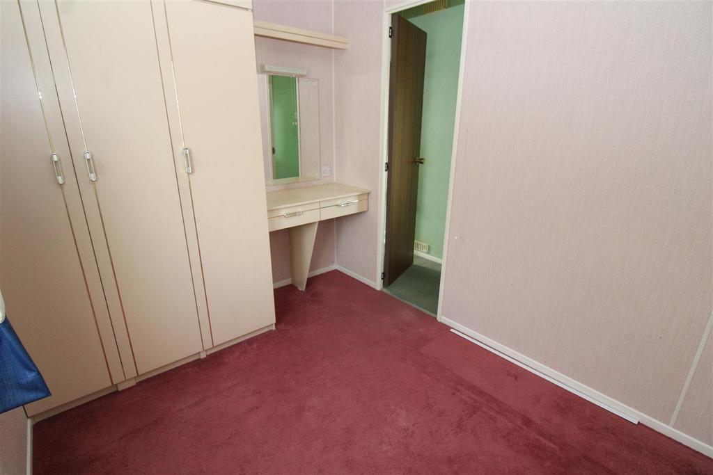 Bedroom 2 again.JPG