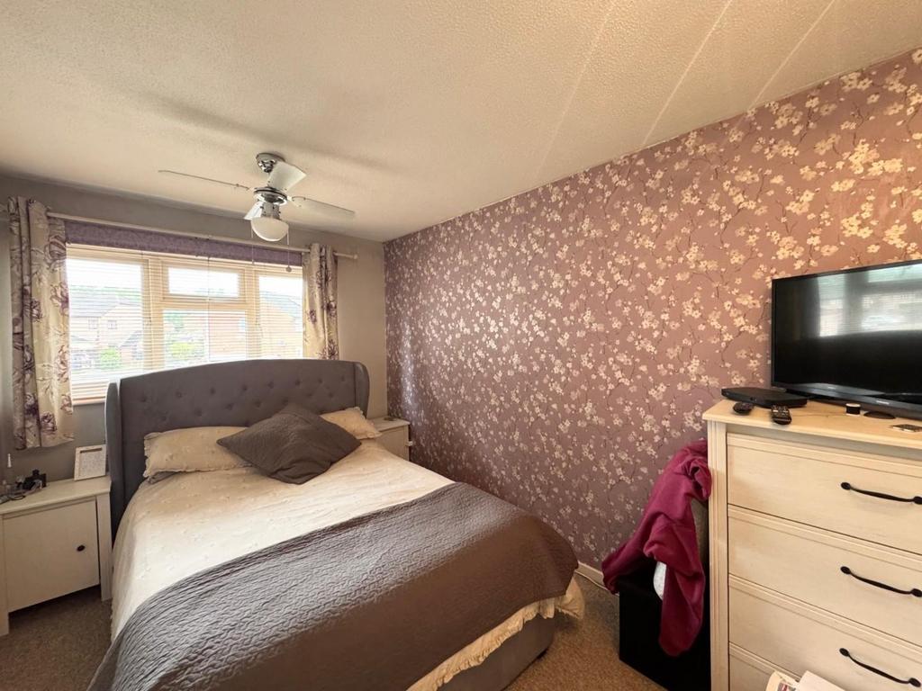 Main Bed.jpg