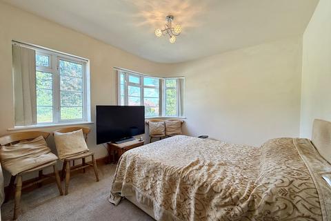 2 bedroom flat for sale, Petersbourne Court, Petersfield Road, Hall Green