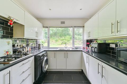 210f Ravensbourne Avenue, Beckenham, BR3 5HG
