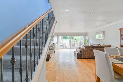 210f Ravensbourne Avenue, Beckenham, BR3 5HG