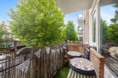 2 bedroom flat for sale, Windlesham Road, Brighton