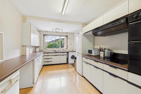 undefined, Kerry Pit Way, Kirk Ella