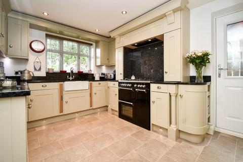 4 bedroom detached house for sale, Doublegates Avenue, Ripon