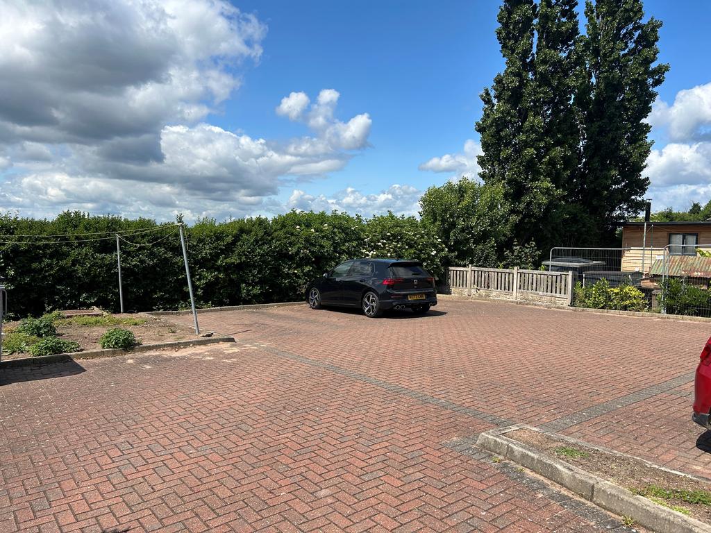 Parking T202506061342.jpg