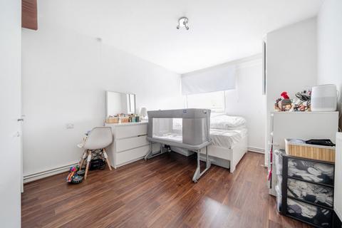 1 bedroom flat for sale, Anfield Close, Weir Road, London, SW12