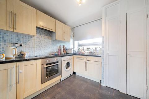 1 bedroom flat for sale, Anfield Close, Weir Road, London, SW12