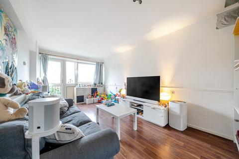 1 bedroom flat for sale, Anfield Close, Weir Road, London, SW12