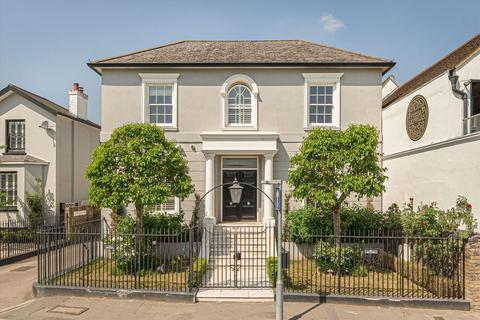 undefined, Creek Road, East Molesey KT8