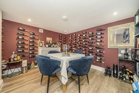 undefined, Creek Road, East Molesey KT8