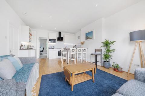 2 bedroom flat for sale, Lambert Road, London SW2