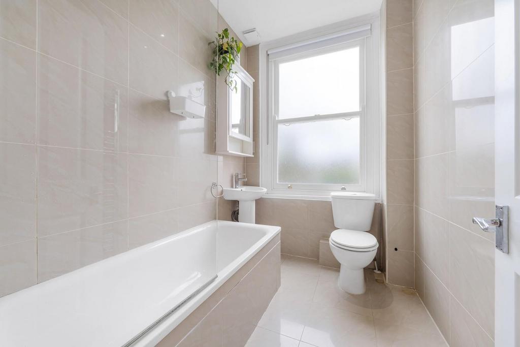 Bathroom.JPG