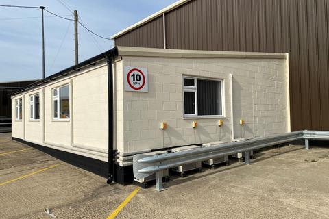 Industrial unit to rent, Wansford Rd Peterborough PE8 6PN