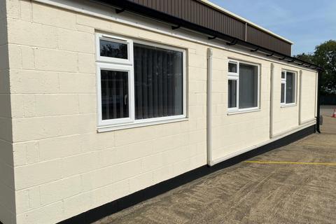 Industrial unit to rent, Wansford Rd Peterborough PE8 6PN