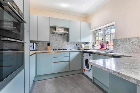 3 bedroom terraced house for sale, Lyveden Road, Colliers Wood SW17