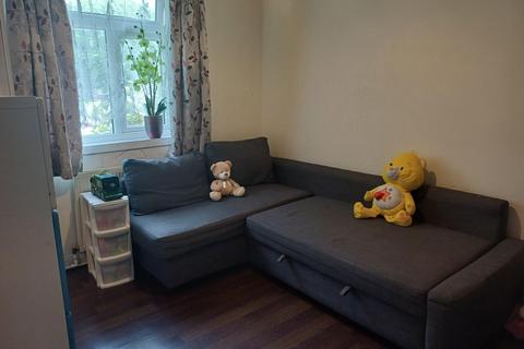 3 bedroom maisonette for sale, Deer Park Gardens, Mitcham CR4