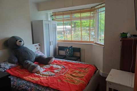 3 bedroom maisonette for sale, Deer Park Gardens, Mitcham CR4