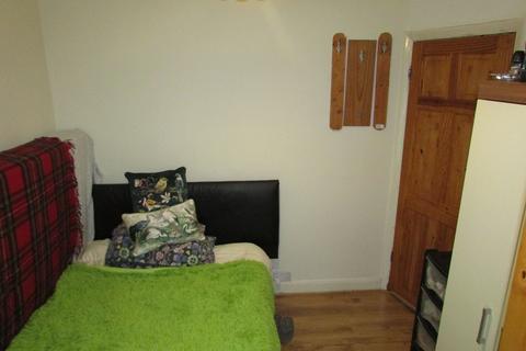 3 bedroom maisonette for sale, Deer Park Gardens, Mitcham CR4