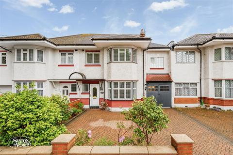 4 Royal Gardens, London, W7 2AW