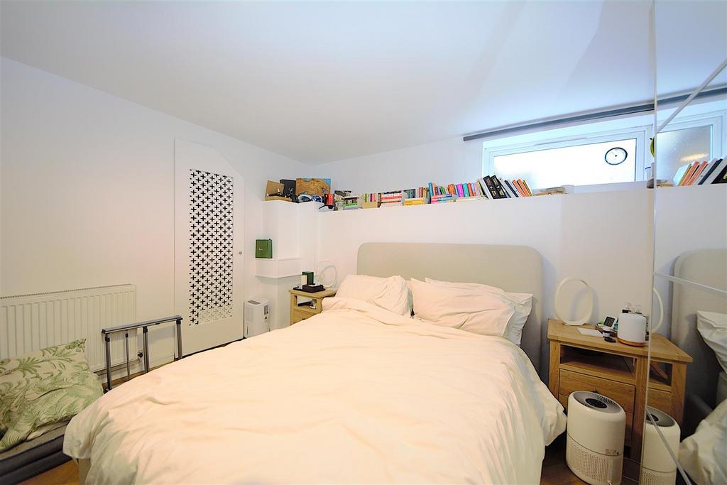 B.jpg