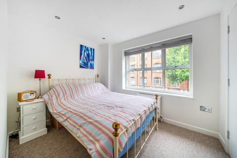2 bedroom flat for sale, Tower Bridge Road, London, SE1