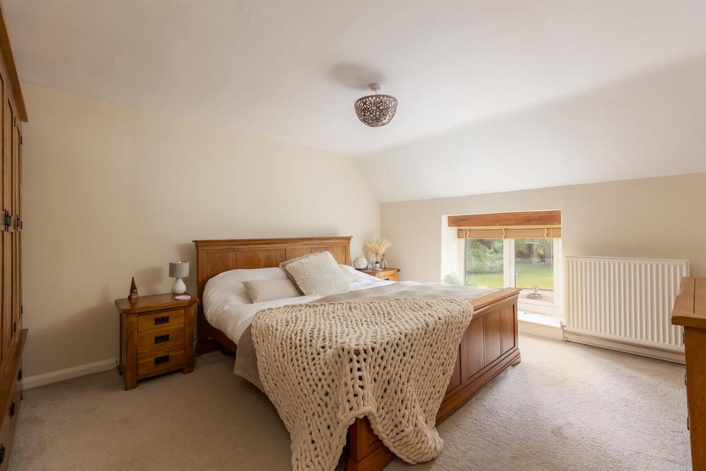 Bedroom 1 Suite