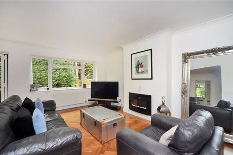 24 Castleton Close, Banstead, SM7 2JN