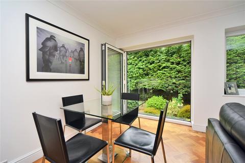 24 Castleton Close, Banstead, SM7 2JN