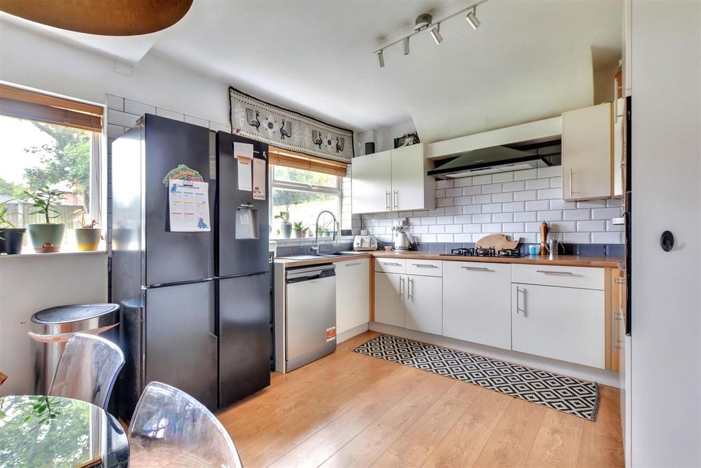 Kitchen 4.jpeg